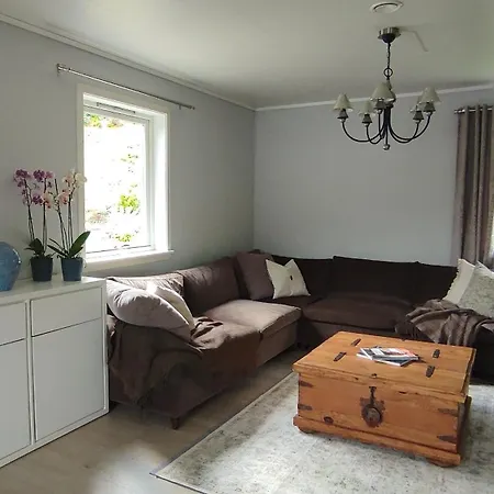 Four Bedroom House With Fjord Views Stranda (More og Romsdal)