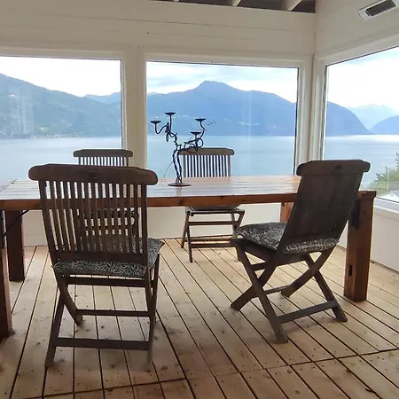 Four Bedroom House With Fjord Views * Stranda (More og Romsdal)